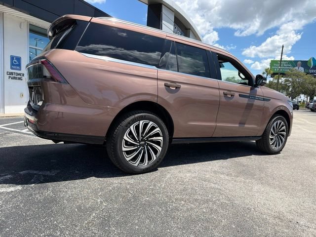 New 2026 Lincoln Navigator Black Label AWD/4WD image 7