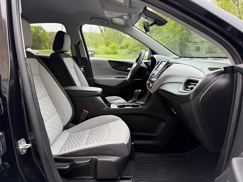 Used 2020 Chevrolet Equinox LS w/ LS Convenience Package FWD image 16