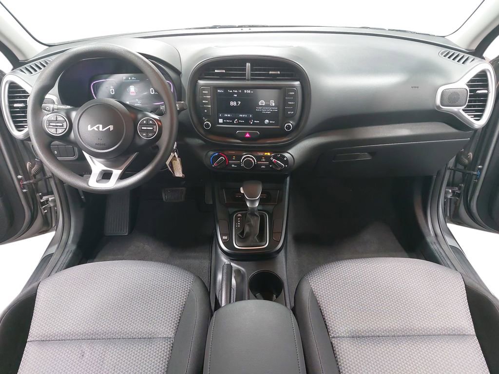 Used 2025 Kia Soul LX w/ LX Technology Package image 9