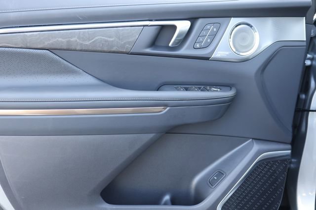 New 2026 Buick Enclave Avenir w/ Super Cruise Package FWD image 11