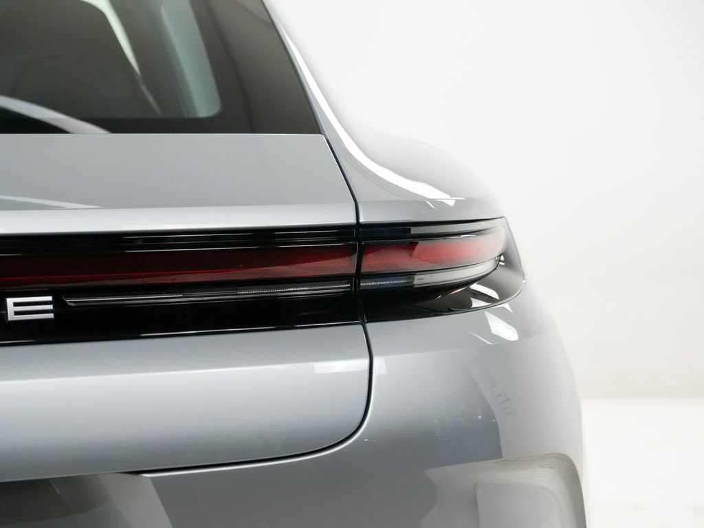 Used 2025 Porsche Panamera 4 E-Hybrid AWD/4WD image 12