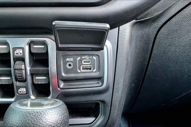 Used 2020 Jeep Wrangler Unlimited Sahara AWD/4WD image 15