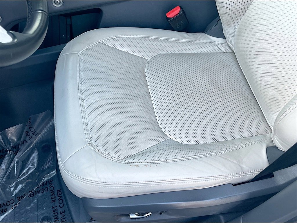 Used 2023 Land Rover Defender 130 SE image 20