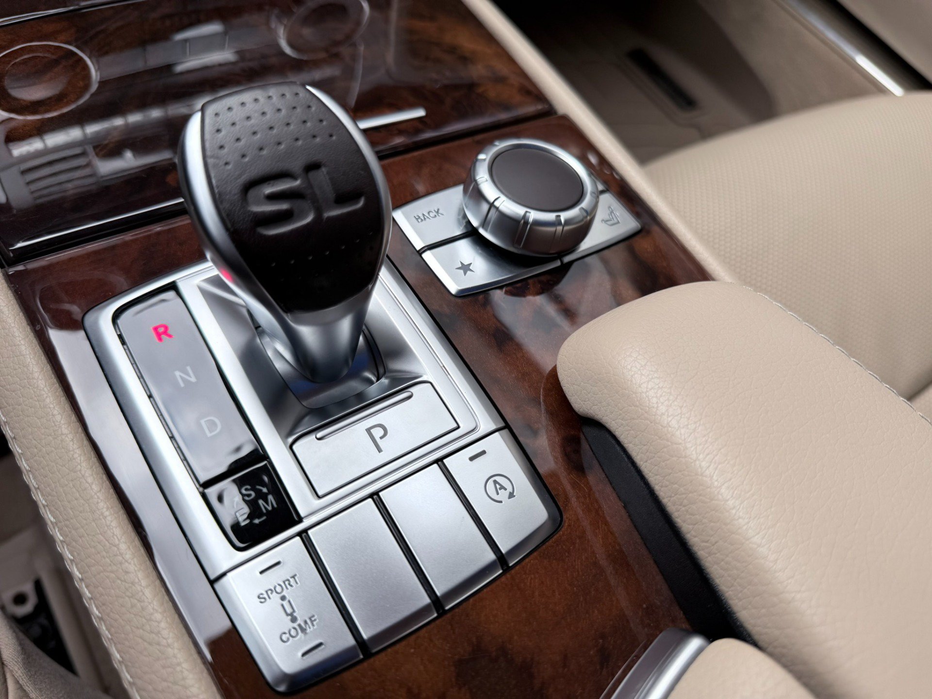 Used 2015 Mercedes-Benz SL 550 image 22