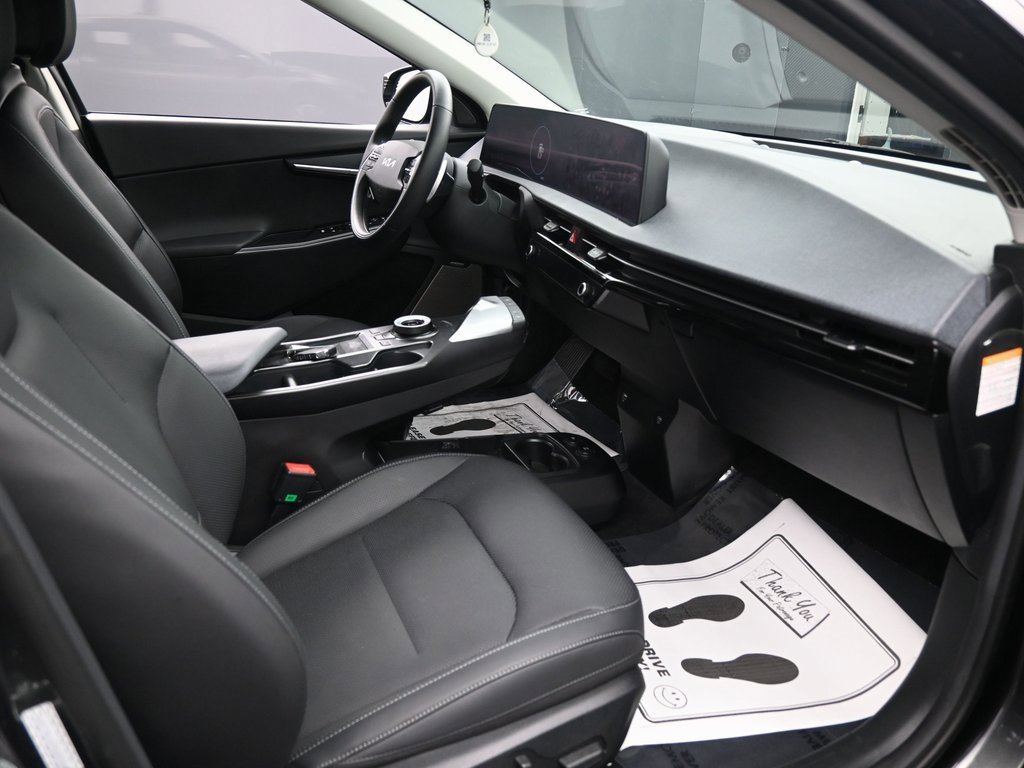 Used 2023 Kia EV6 Wind image 40