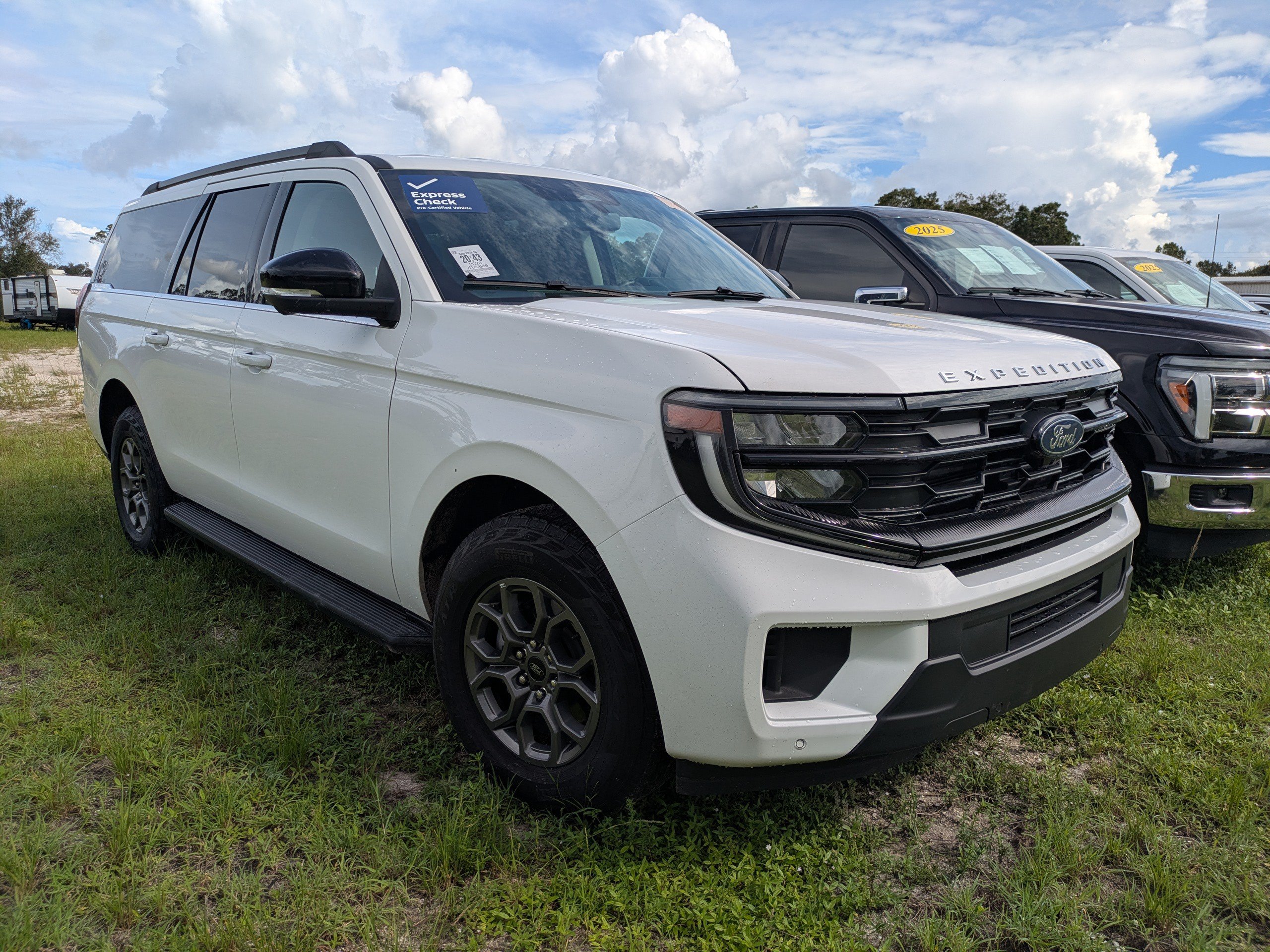 Used 2026 Ford Expedition Max Active RWD image 2