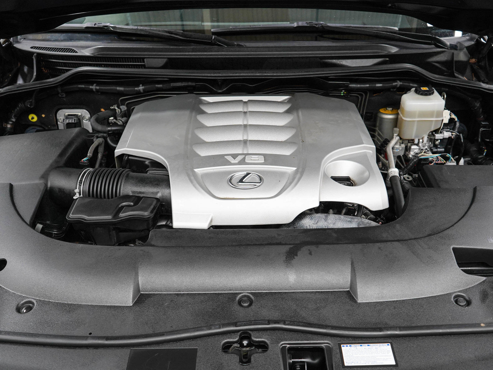 Used 2018 Lexus LX 570 4WD image 37