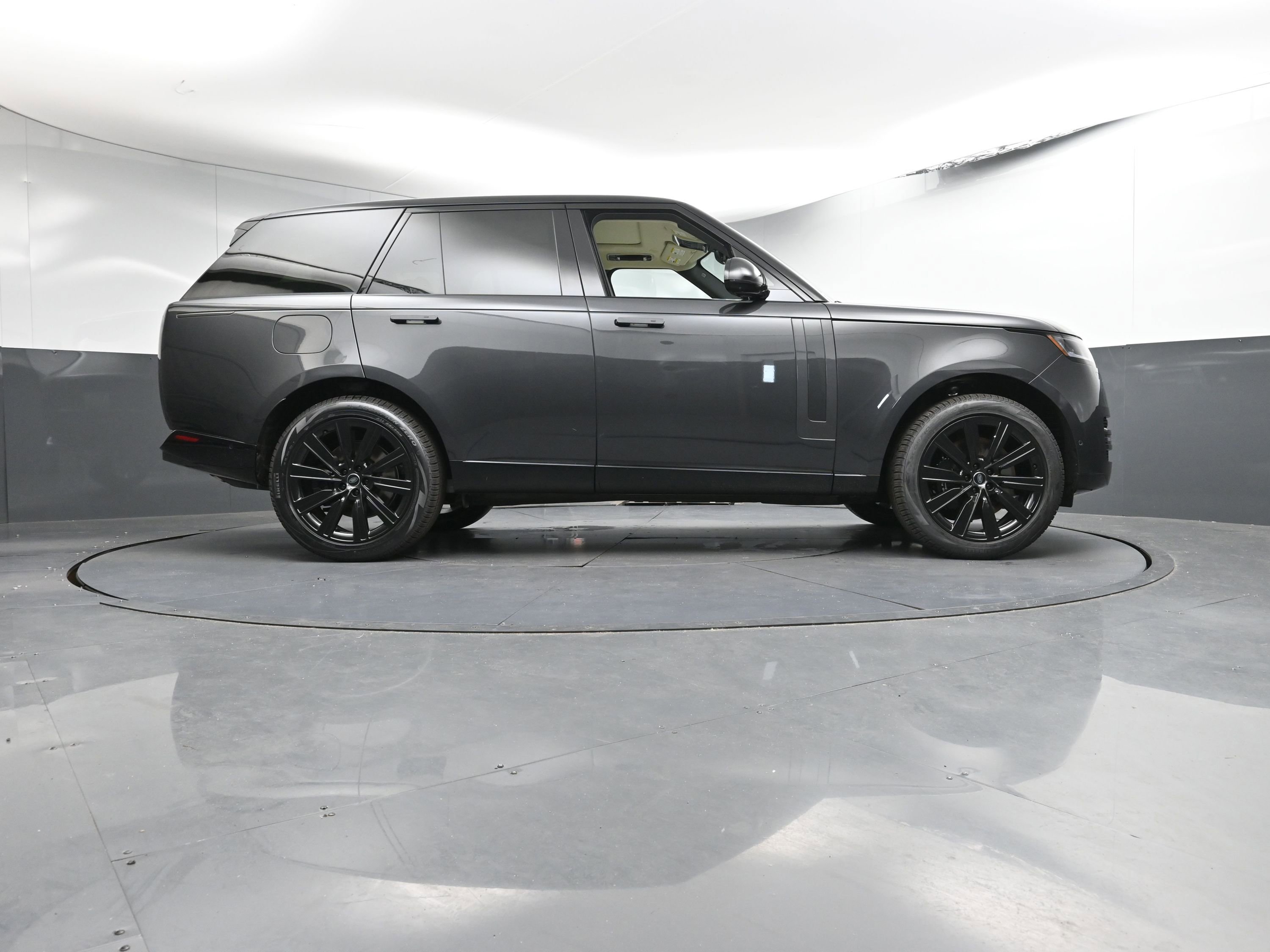 New 2025 Land Rover Range Rover SE image 27