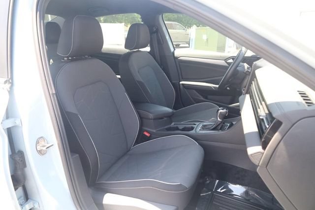 Used 2025 Volkswagen Jetta Sport FWD image 17