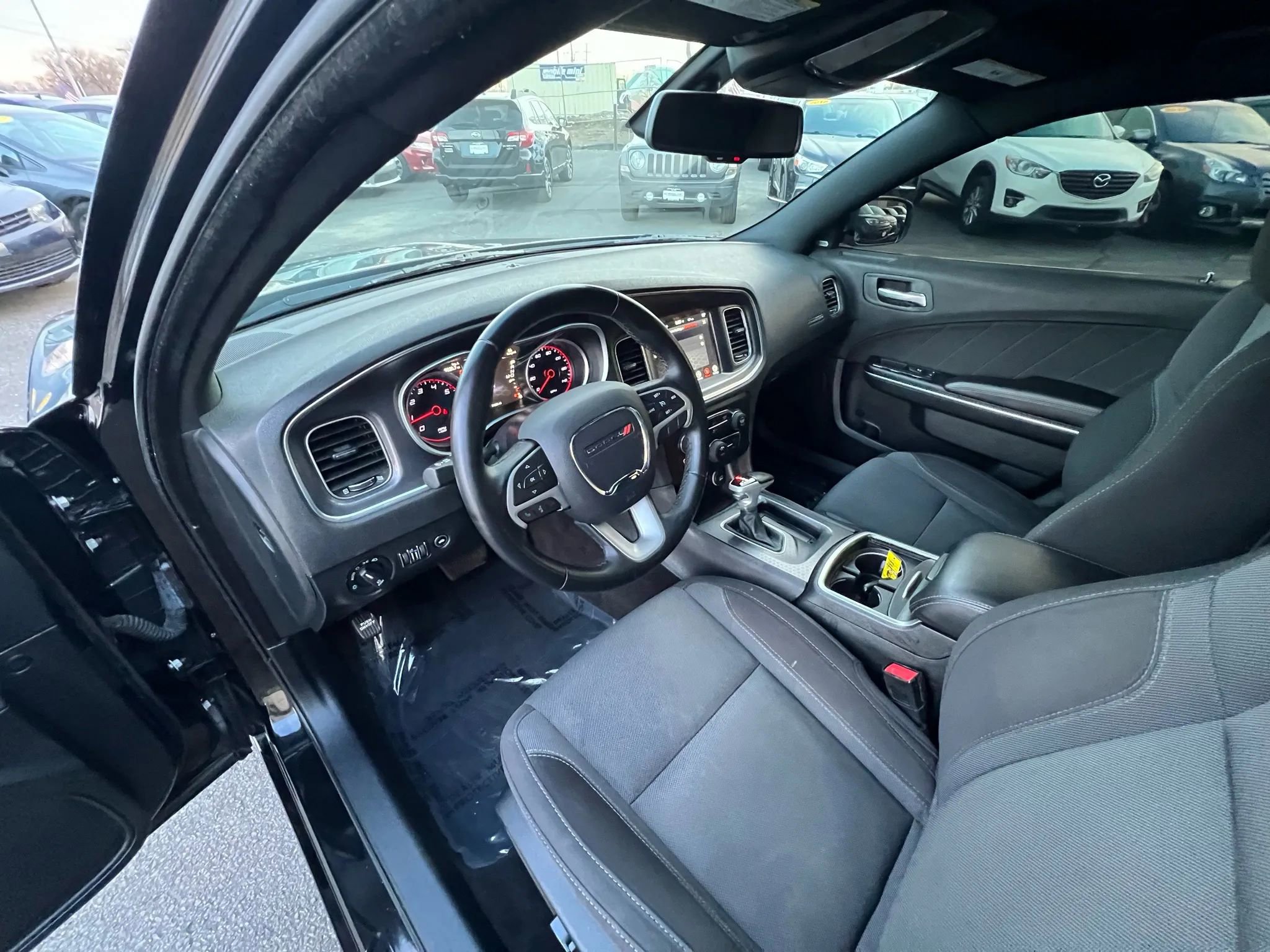 Used 2017 Dodge Charger SXT image 24