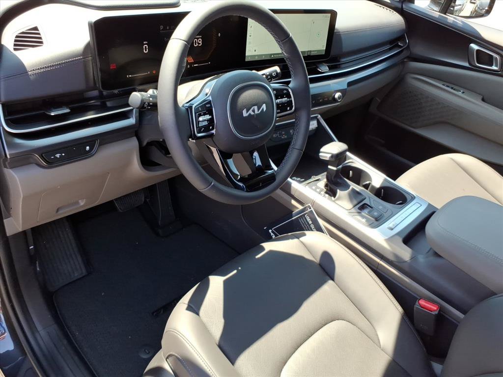 New 2026 Kia Carnival FWD image 11