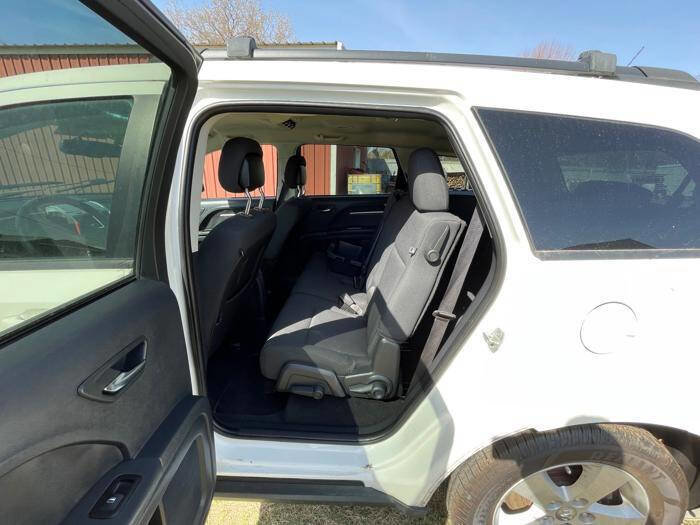Used 2010 Dodge Journey SXT w/ Flexible Seating Group FWD image 23