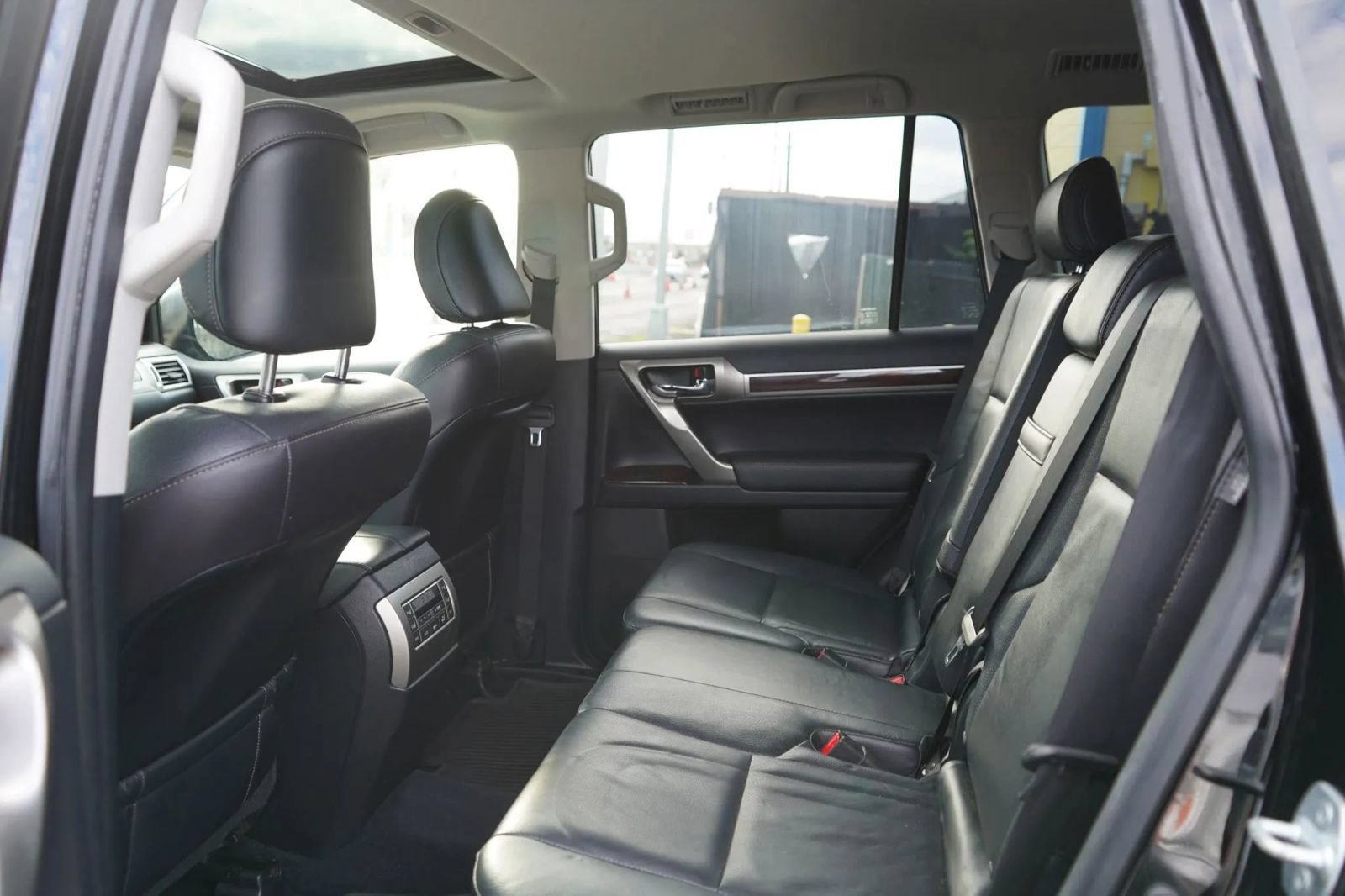 Used 2014 Lexus GX 460 AWD/4WD image 17