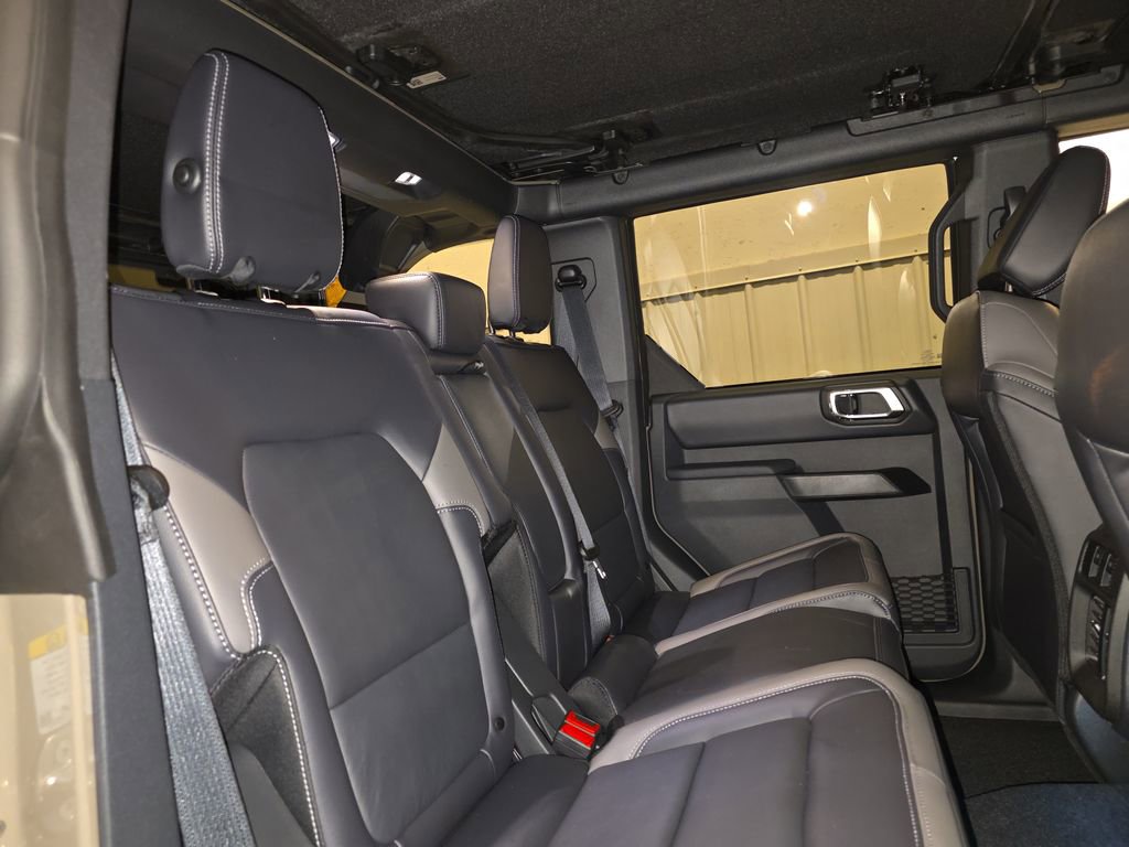 New 2026 Ford Bronco Outer Banks w/ Sasquatch Package image 23