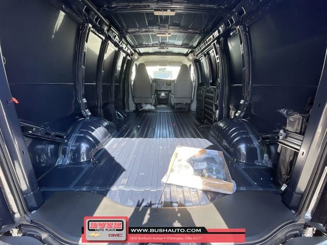 New 2025 Chevrolet Express 3500 w/ Driver Convenience Package image 22