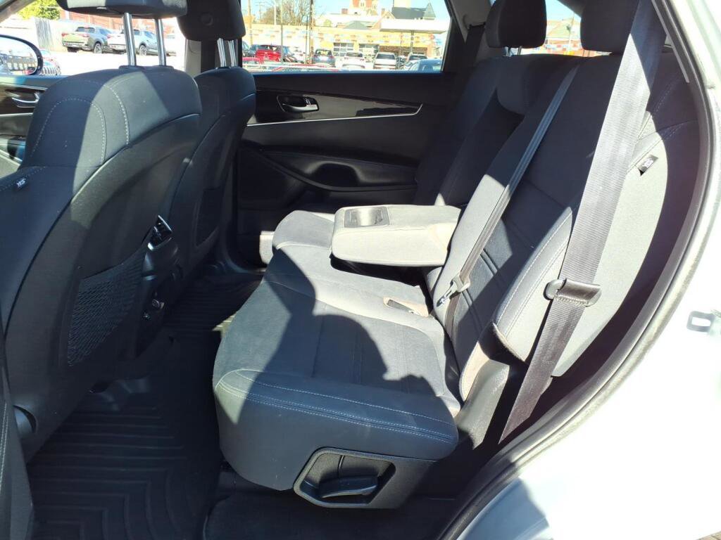 Used 2019 Kia Sorento LX w/ LX Convenience Package AWD/4WD image 12