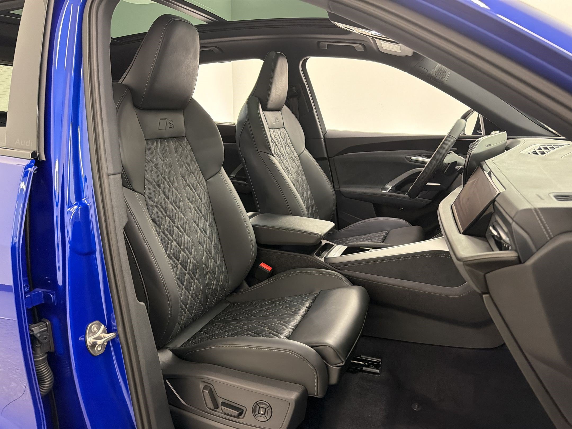 New 2026 Audi SQ5 Prestige AWD/4WD image 27
