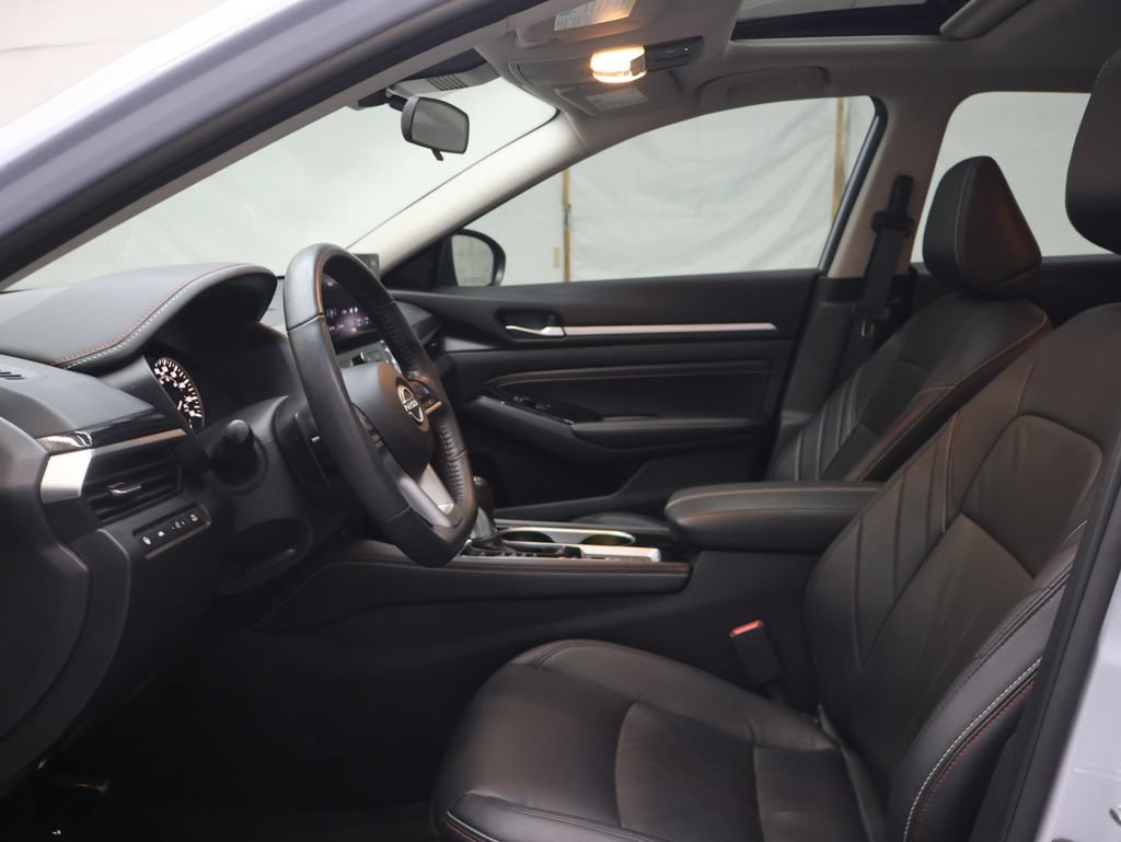 Used 2023 Nissan Altima 2.0 SR FWD image 16