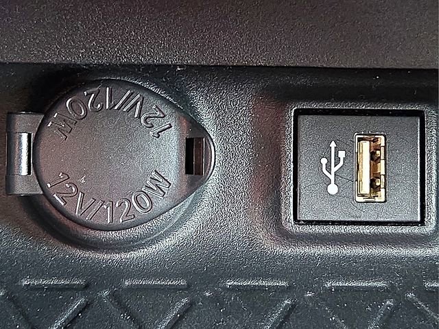 Used 2025 Toyota RAV4 XLE image 20