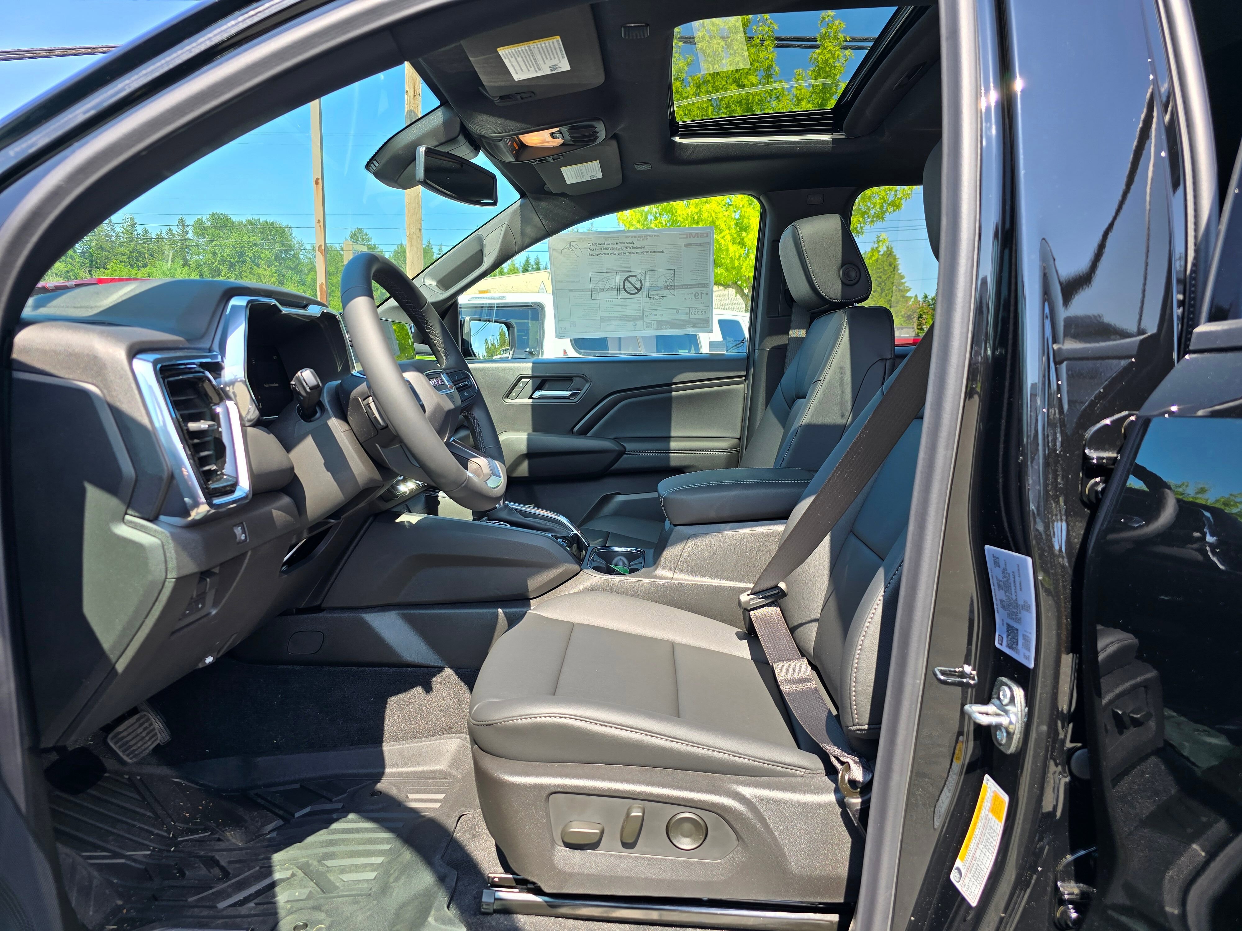 New 2025 GMC Canyon Elevation w/ Convenience Package image 18