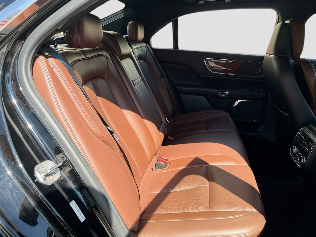 Used 2018 Lincoln Continental Reserve AWD/4WD image 29