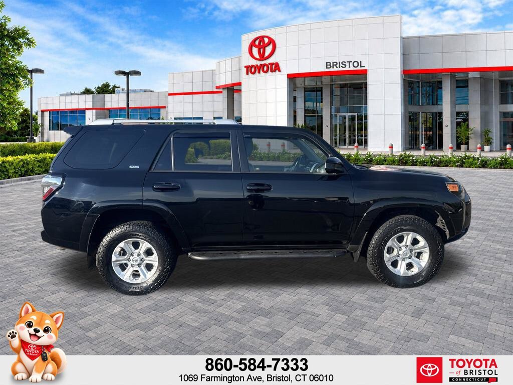 Used 2017 Toyota 4Runner SR5 AWD/4WD image 8