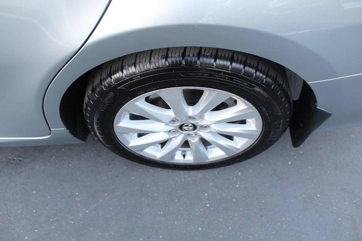 Used 2019 Toyota Camry LE w/ Carpet Mat Package FWD image 12