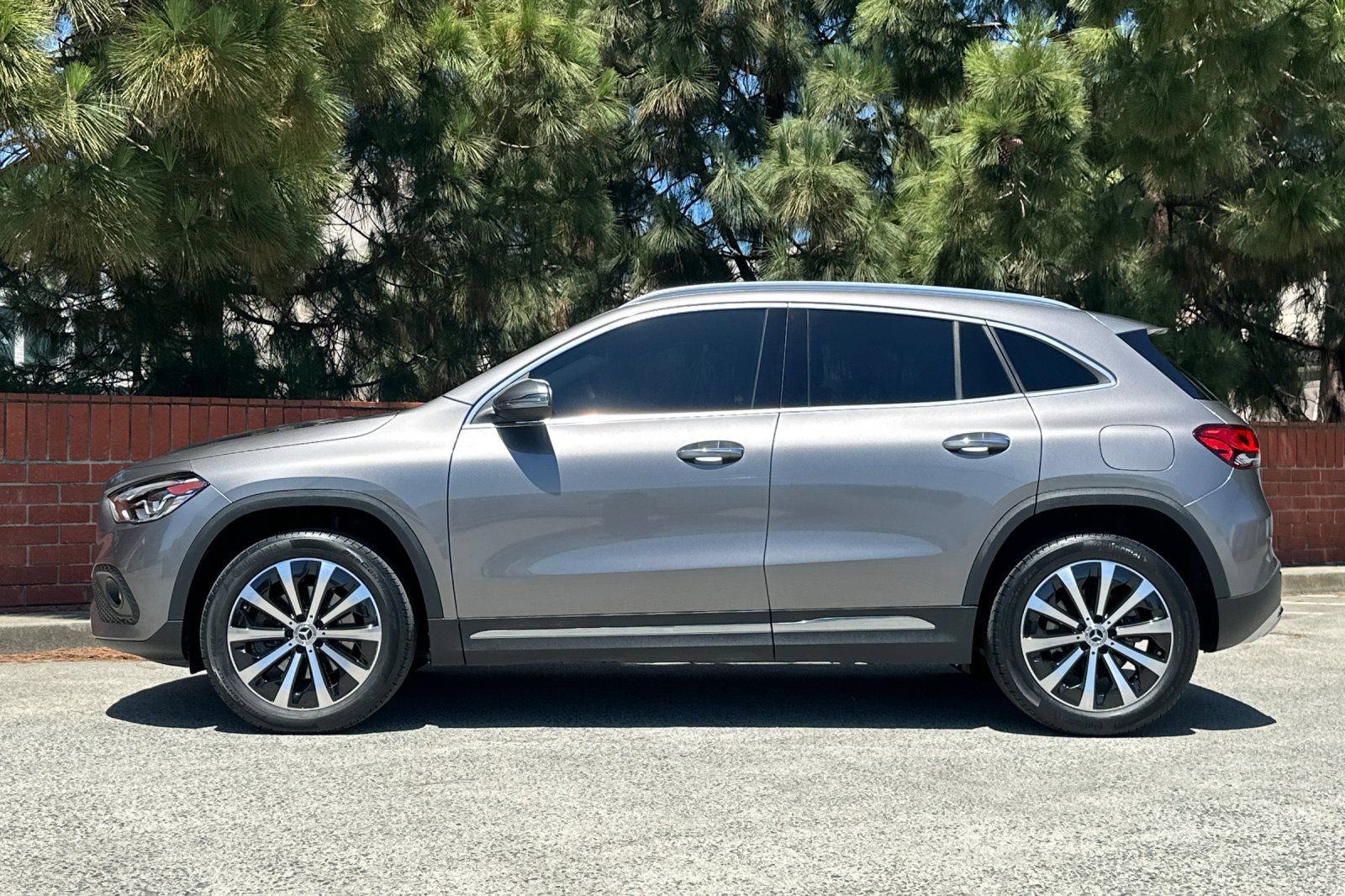Certified 2023 Mercedes-Benz GLA 250 w/ Premium Package image 7