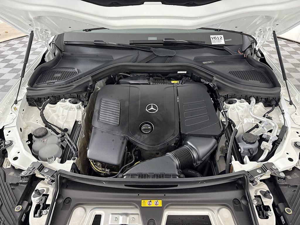Used 2025 Mercedes-Benz GLC 300 4MATIC image 31