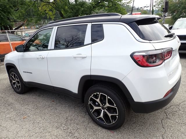 New 2026 Jeep Compass Limited AWD/4WD image 3