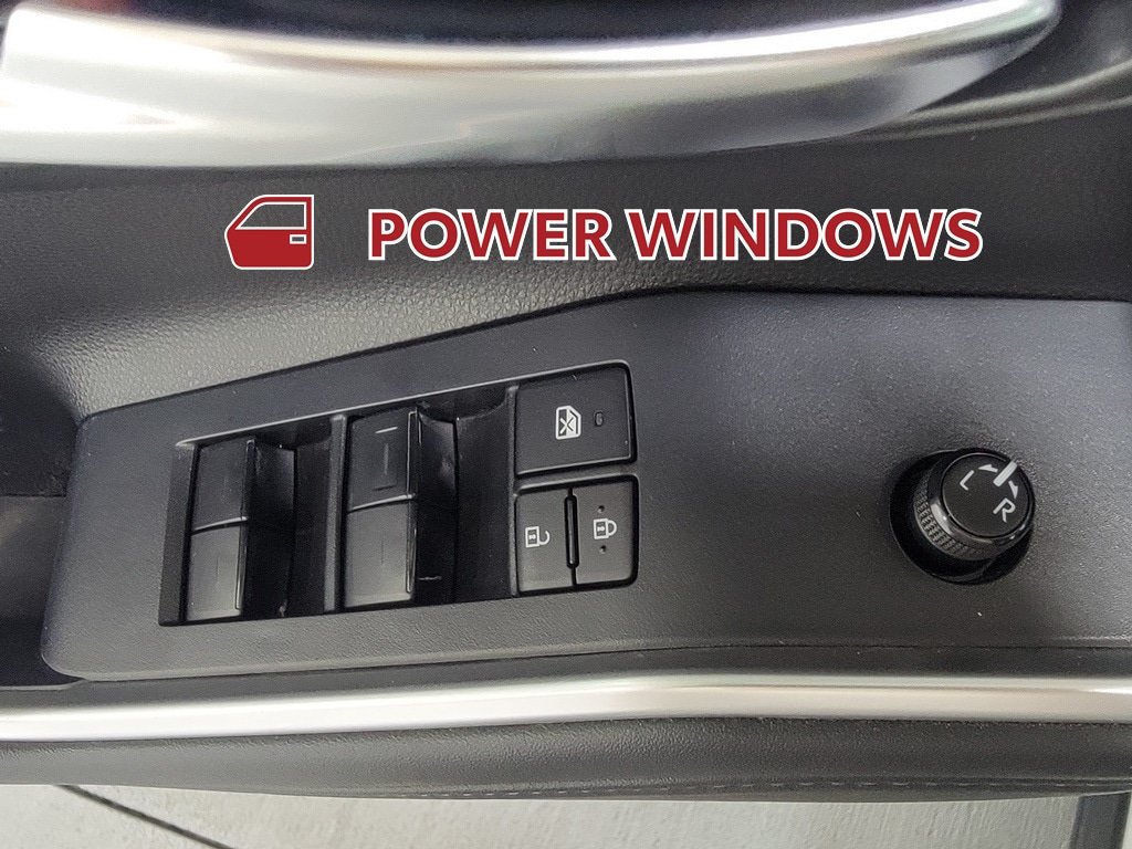 Used 2022 Toyota Highlander XLE AWD/4WD image 27