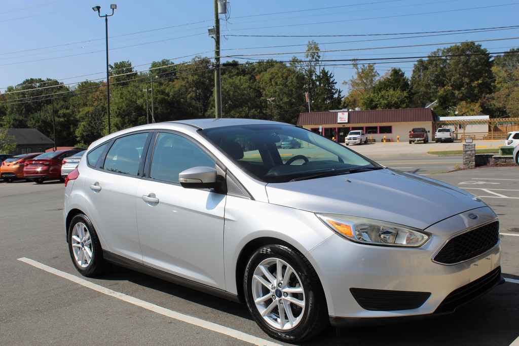 Used 2016 Ford Focus SE image 3