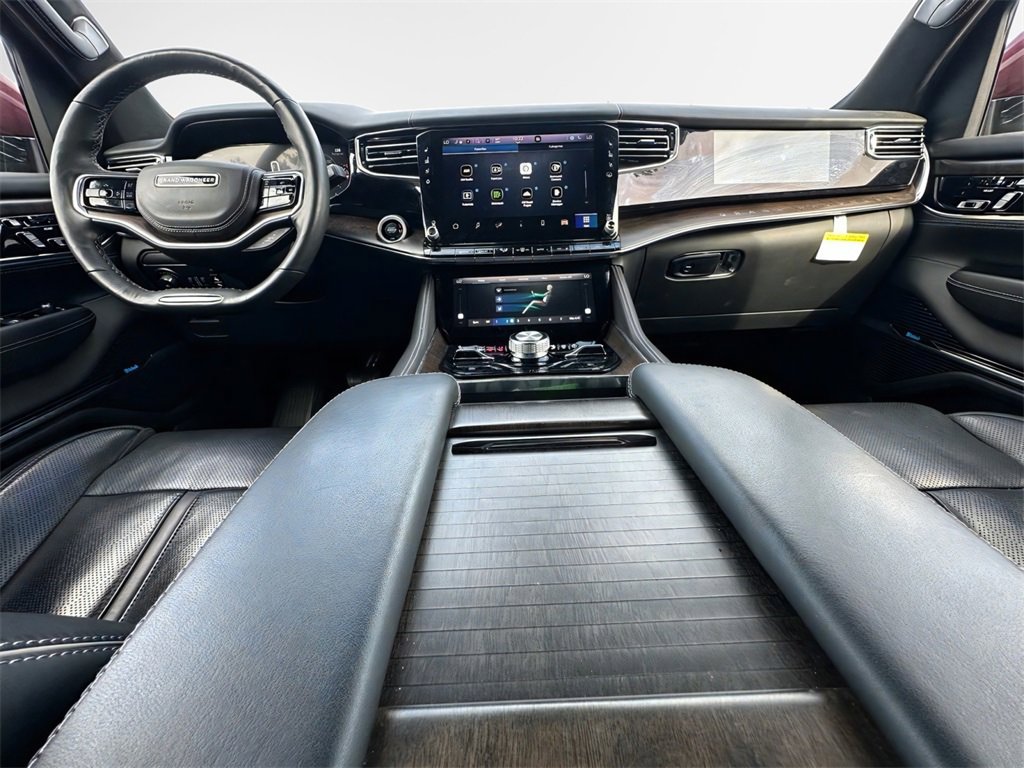 Used 2022 Jeep Grand Wagoneer Series II w/ Convenience Group III image 23