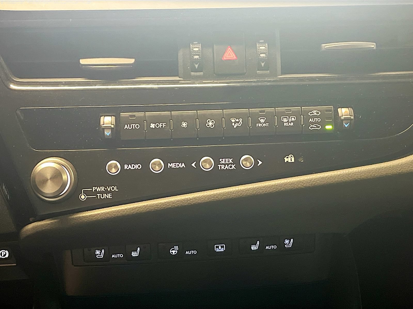 Used 2024 Lexus ES 350 F Sport w/ Accessory Package (Z2) FWD image 16