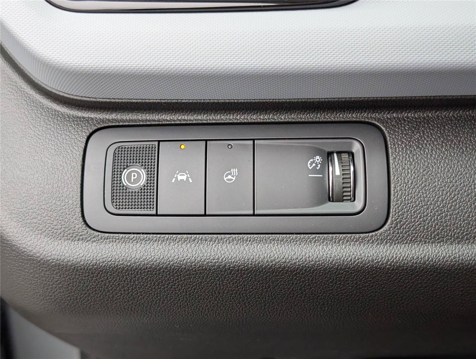 New 2027 Chevrolet Bolt LT w/ Comfort Package FWD image 16