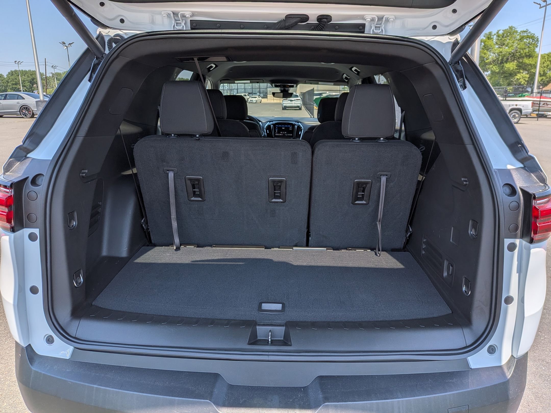 Certified 2023 Chevrolet Traverse LT FWD image 25