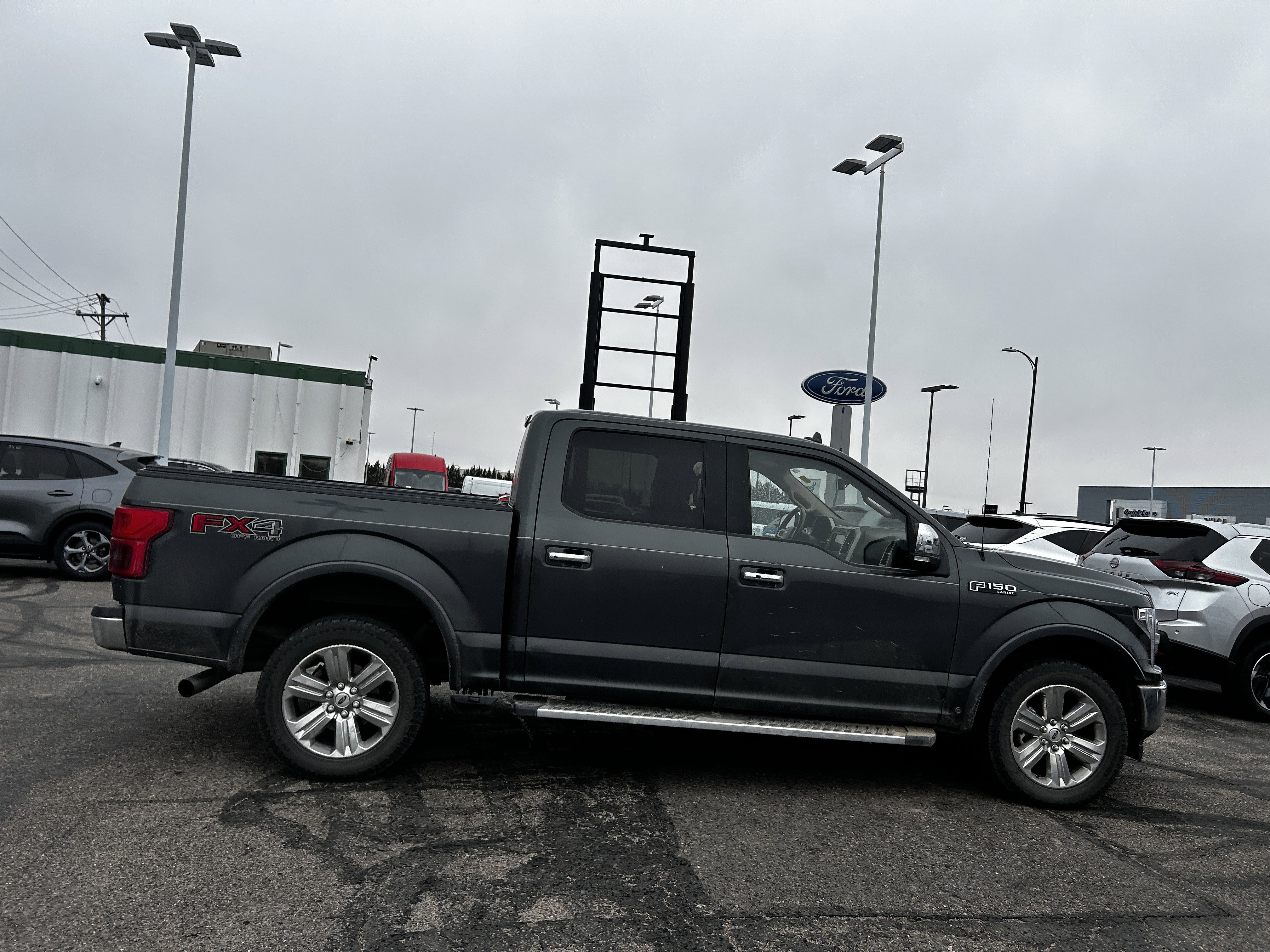 Used 2018 Ford F150 Lariat w/ Equipment Group 502A Luxury AWD/4WD image 6
