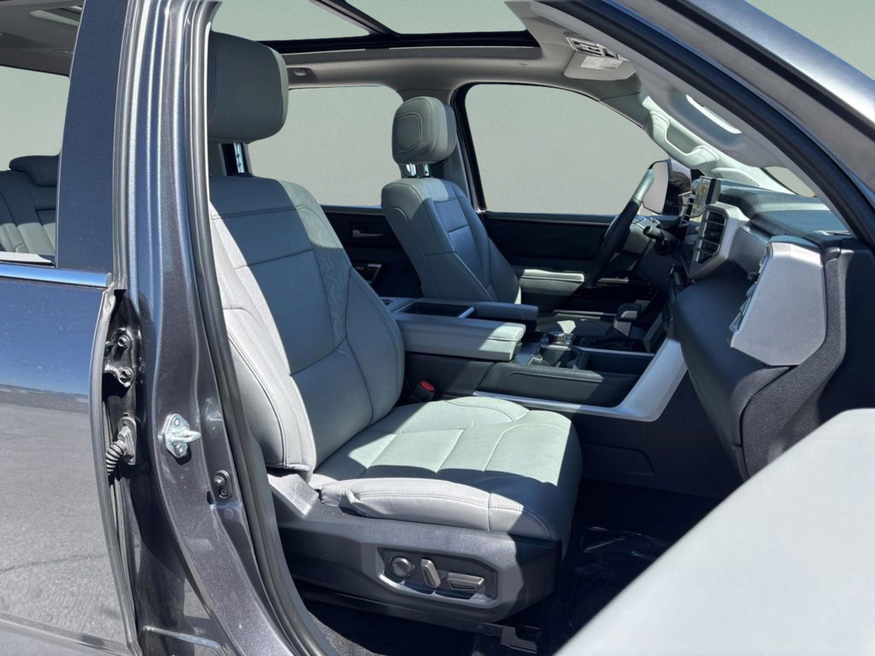 Used 2024 Toyota Tundra Limited image 46