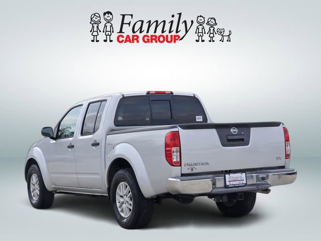Used 2017 Nissan Frontier SV image 3