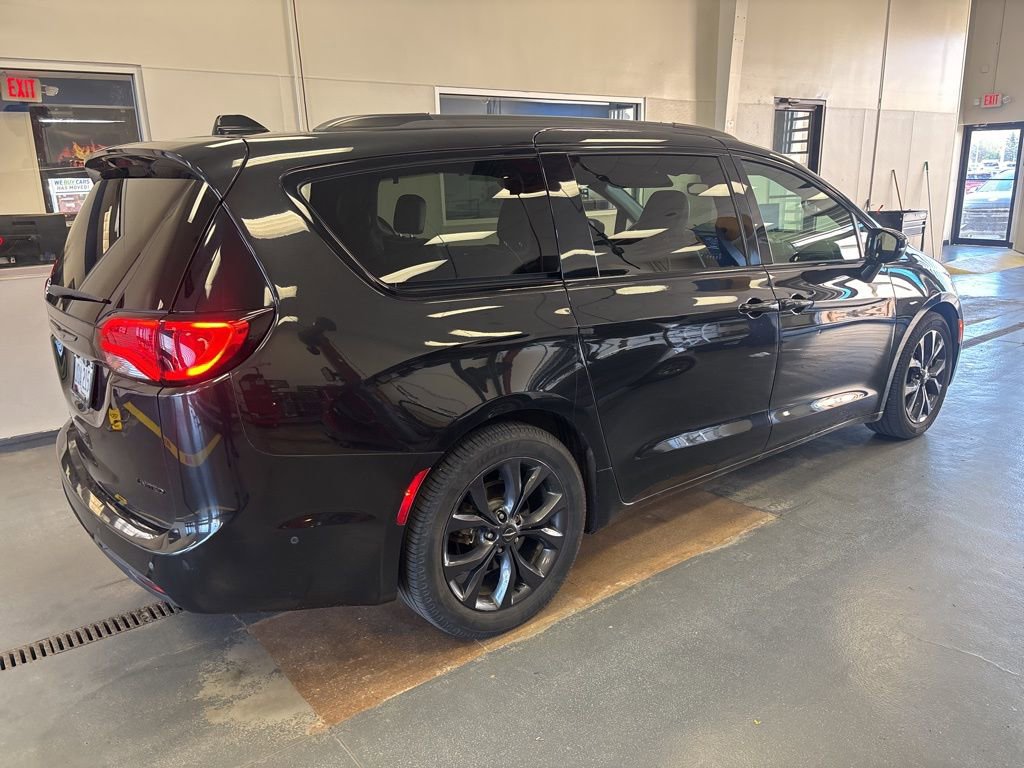 Used 2018 Chrysler Pacifica Limited w/ Advanced Safetytec Group image 11