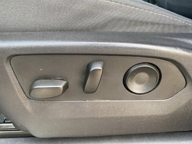 Used 2024 Chevrolet Silverado 2500 LT w/ Convenience Package image 15