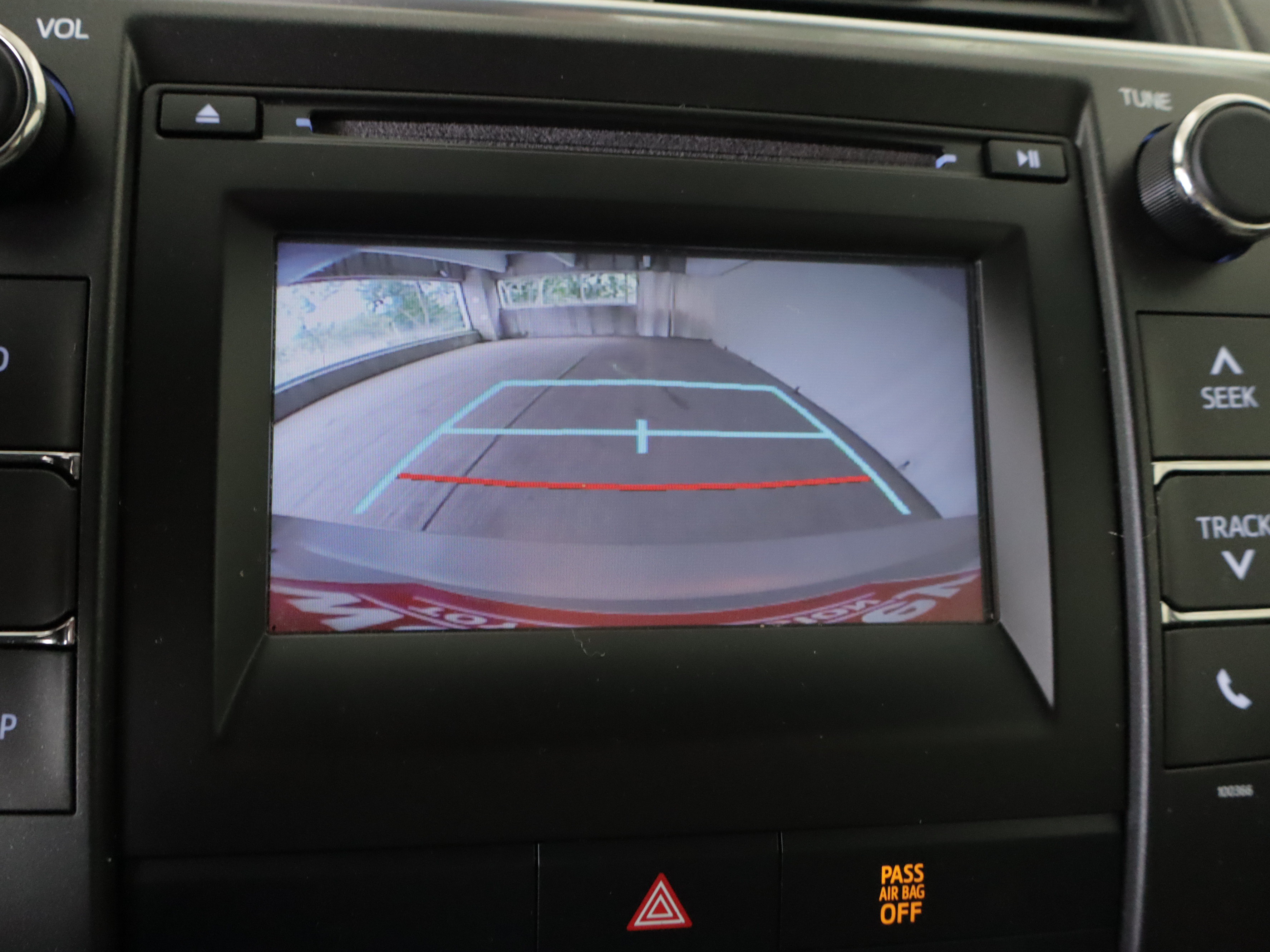 Used 2015 Toyota Camry LE FWD image 18