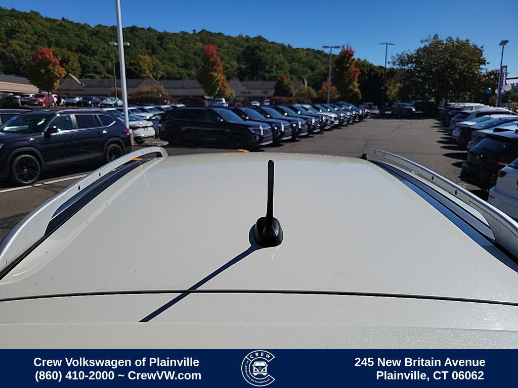 Used 2015 Nissan Rogue S w/ Convenience Package AWD/4WD image 32