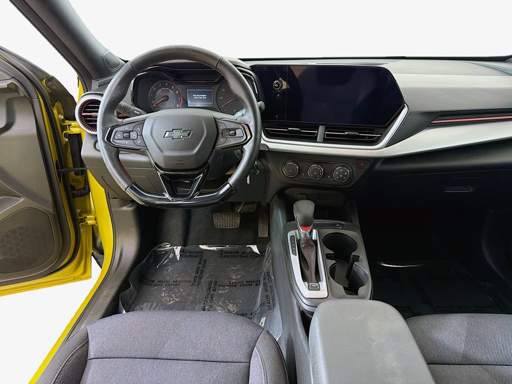 Used 2025 Chevrolet Trax RS FWD image 24
