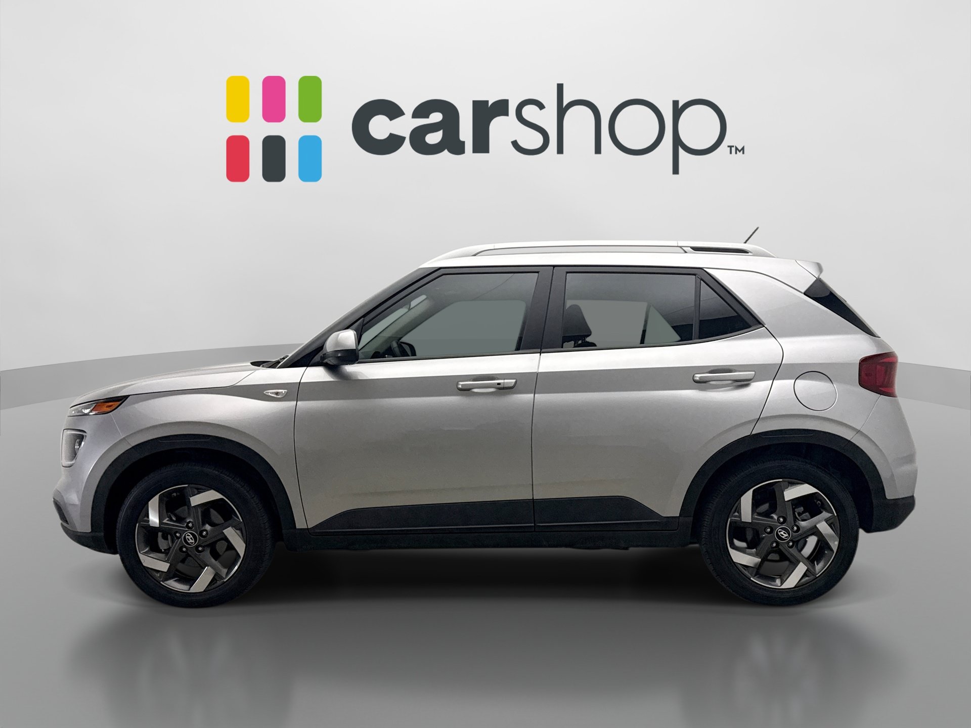Used 2026 Hyundai Venue SEL FWD image 2