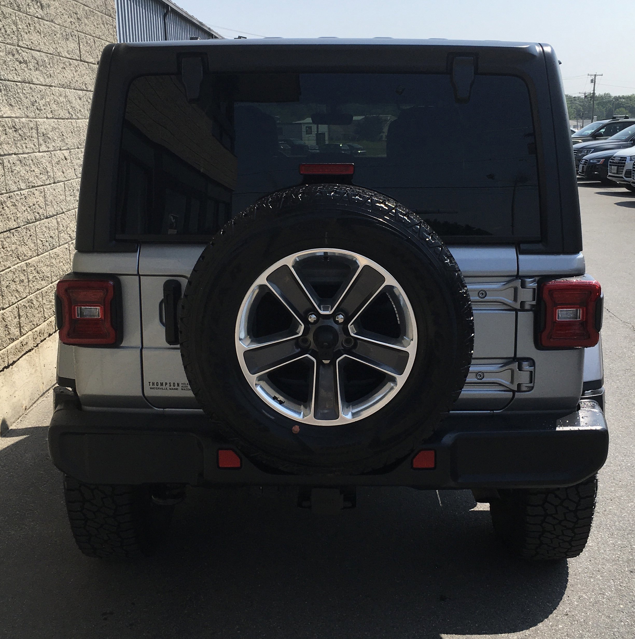 Used 2021 Jeep Wrangler Unlimited Sahara image 4