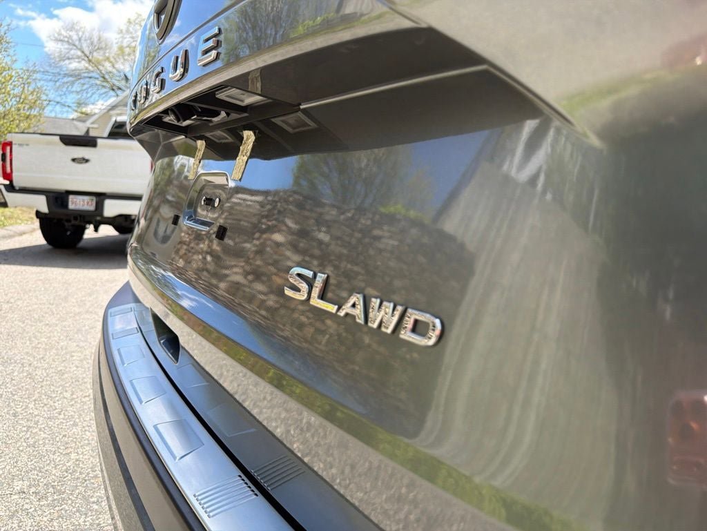 Used 2023 Nissan Rogue SL AWD/4WD image 10