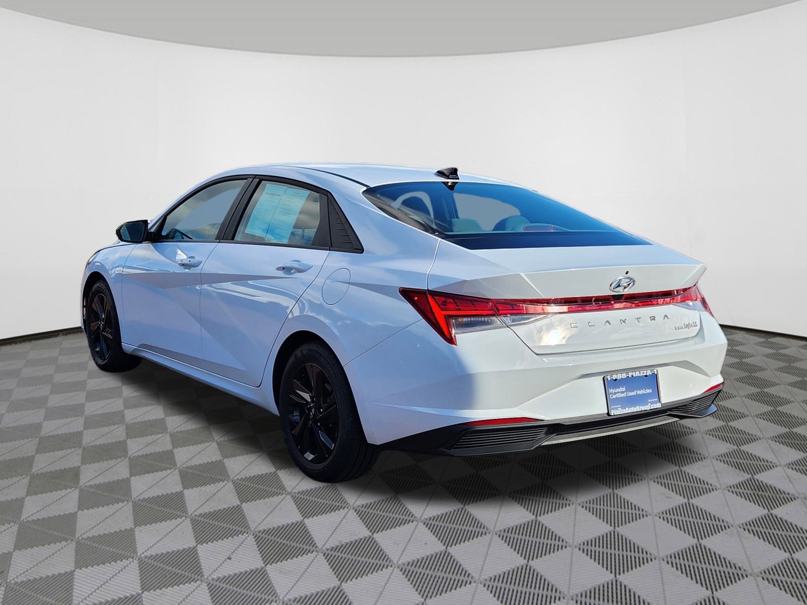 Certified 2023 Hyundai Elantra Blue image 4