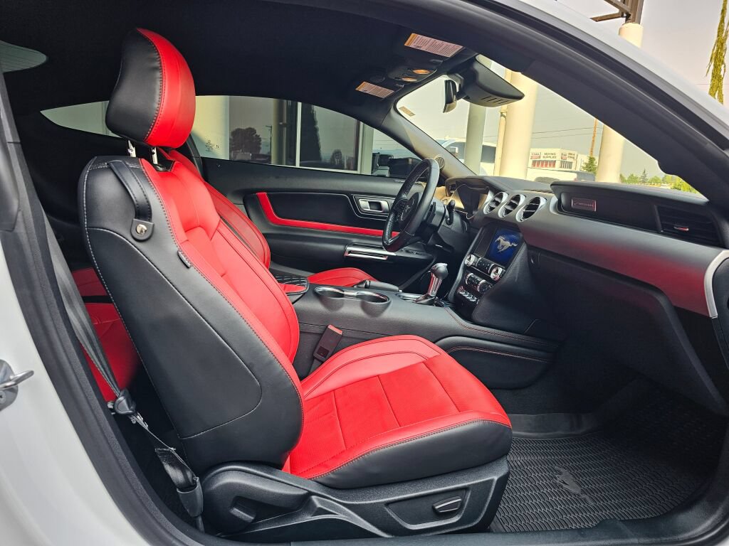 Used 2022 Ford Mustang GT Premium w/ Equipment Group 401A RWD image 11
