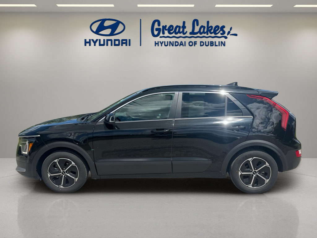 Used 2023 Kia Niro EX w/ EX Cold Weather Package FWD image 2